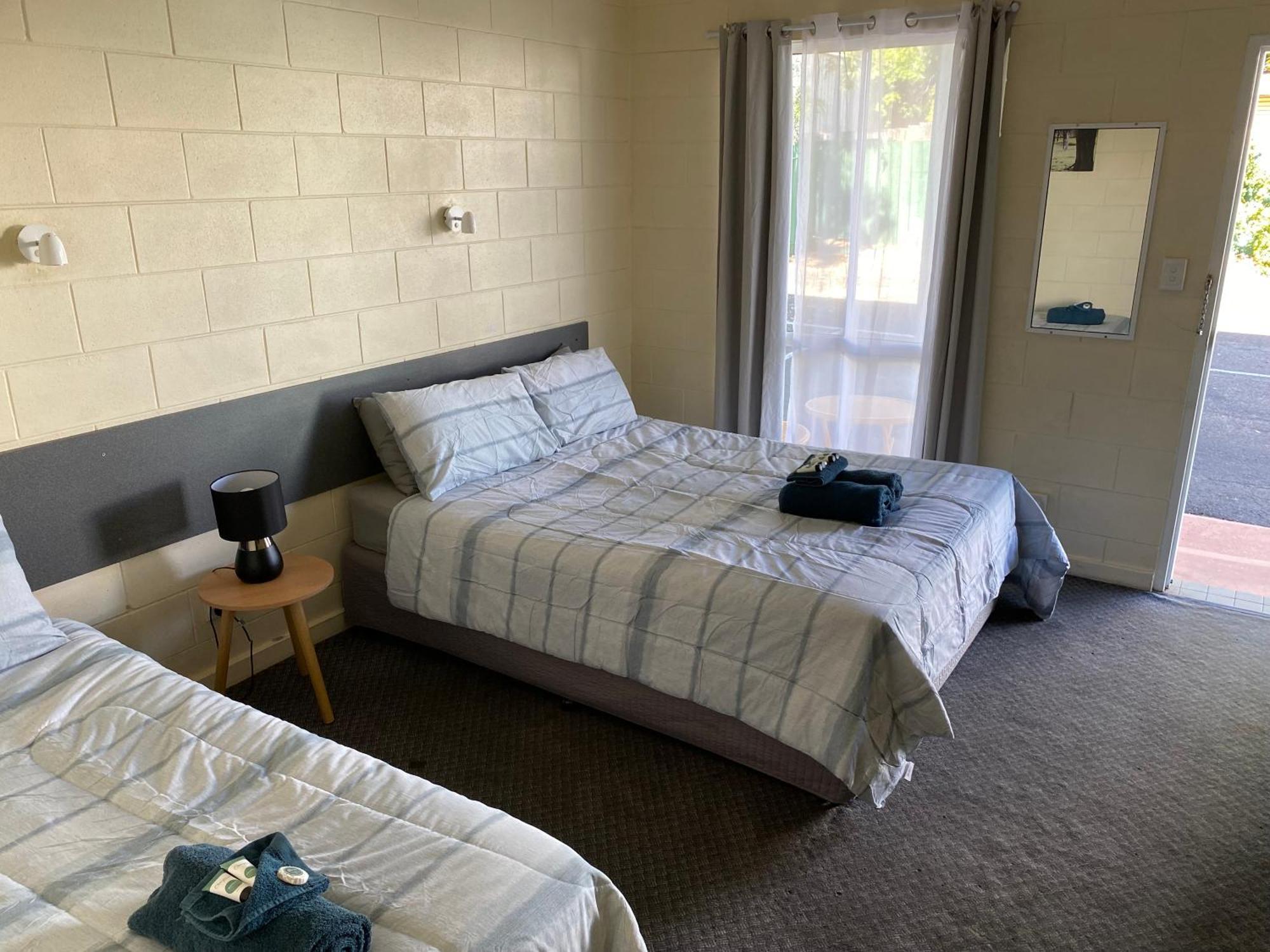 Central Point Motel Mount Isa Eksteriør bilde