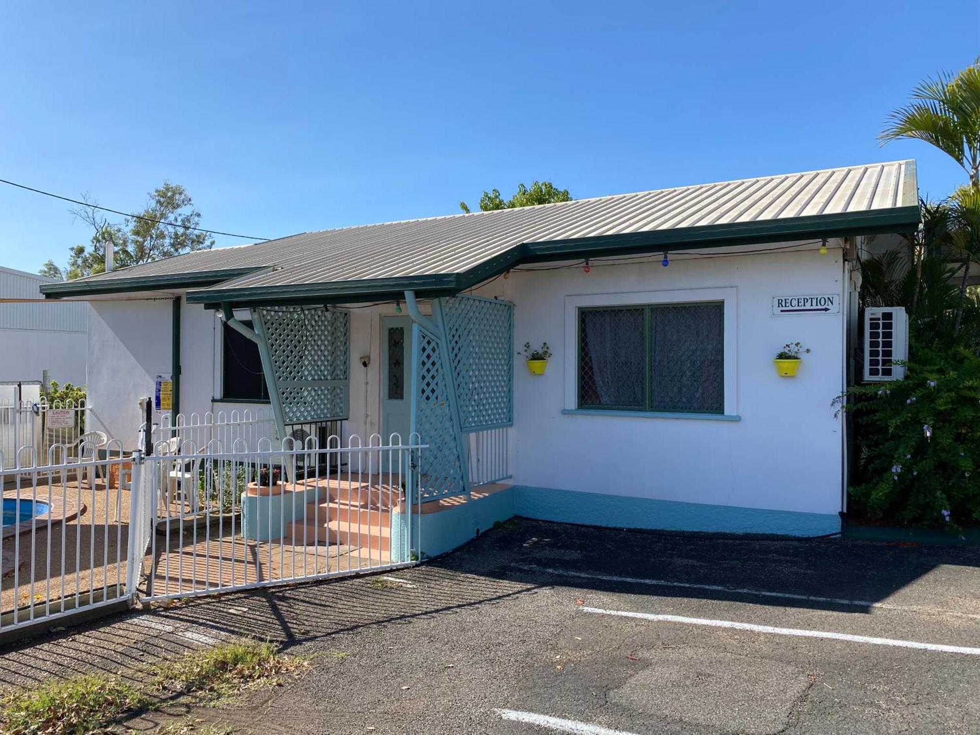 Central Point Motel Mount Isa Eksteriør bilde