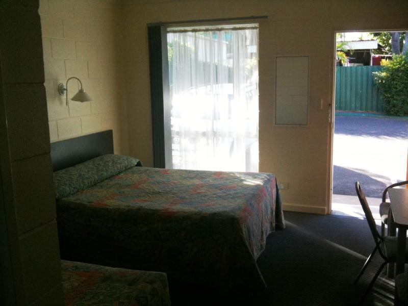 Central Point Motel Mount Isa Eksteriør bilde